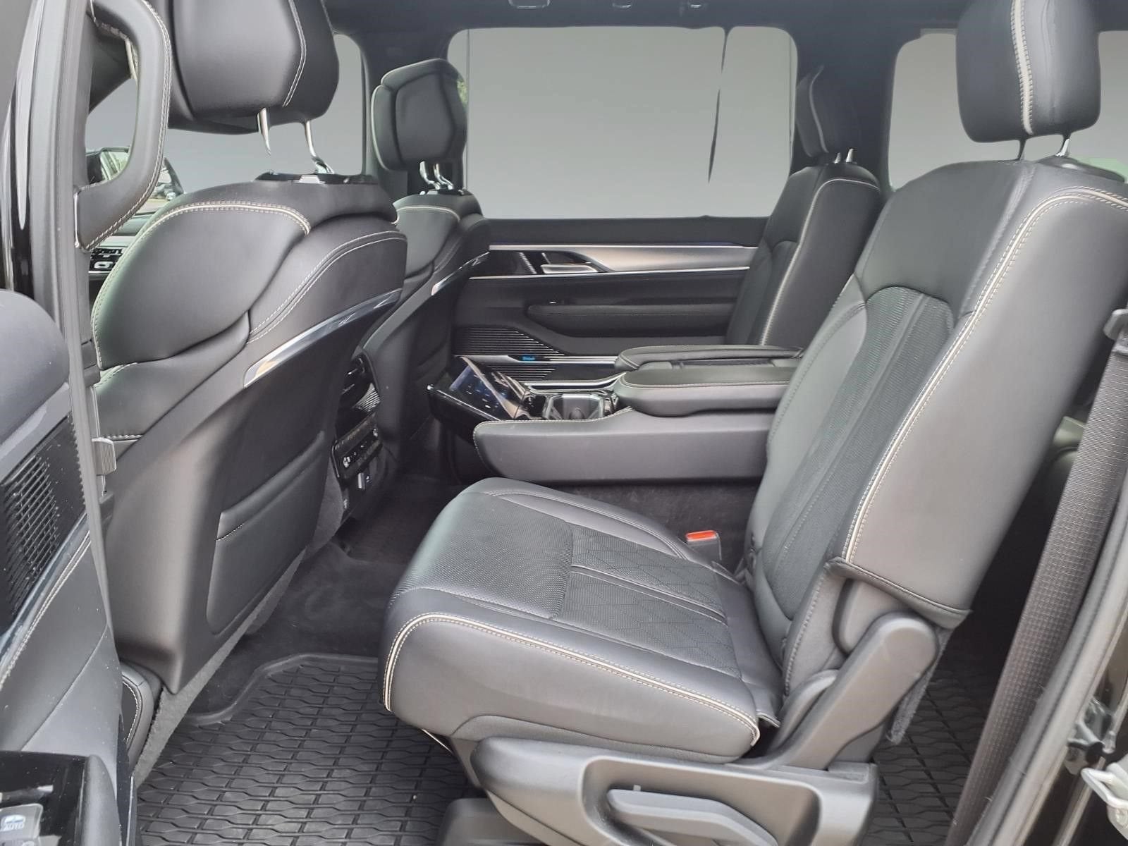 2023 Jeep Grand Wagoneer L Series II