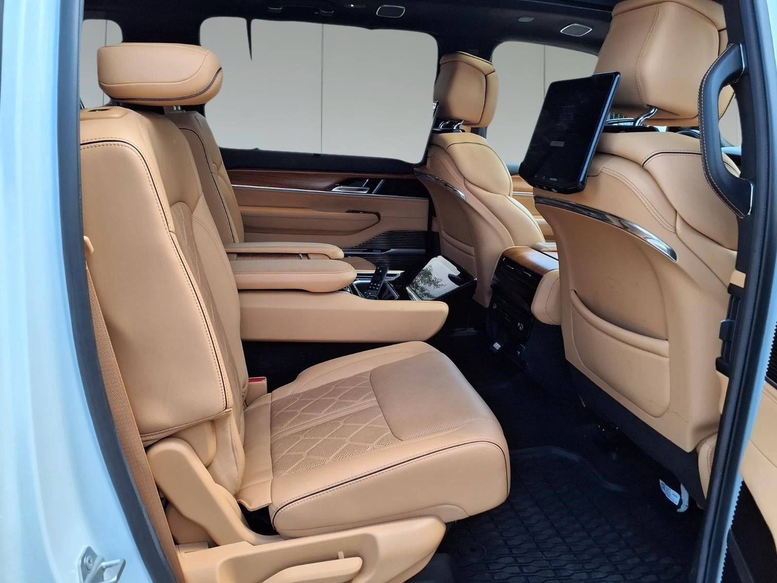 2022 Jeep Grand Wagoneer Series III