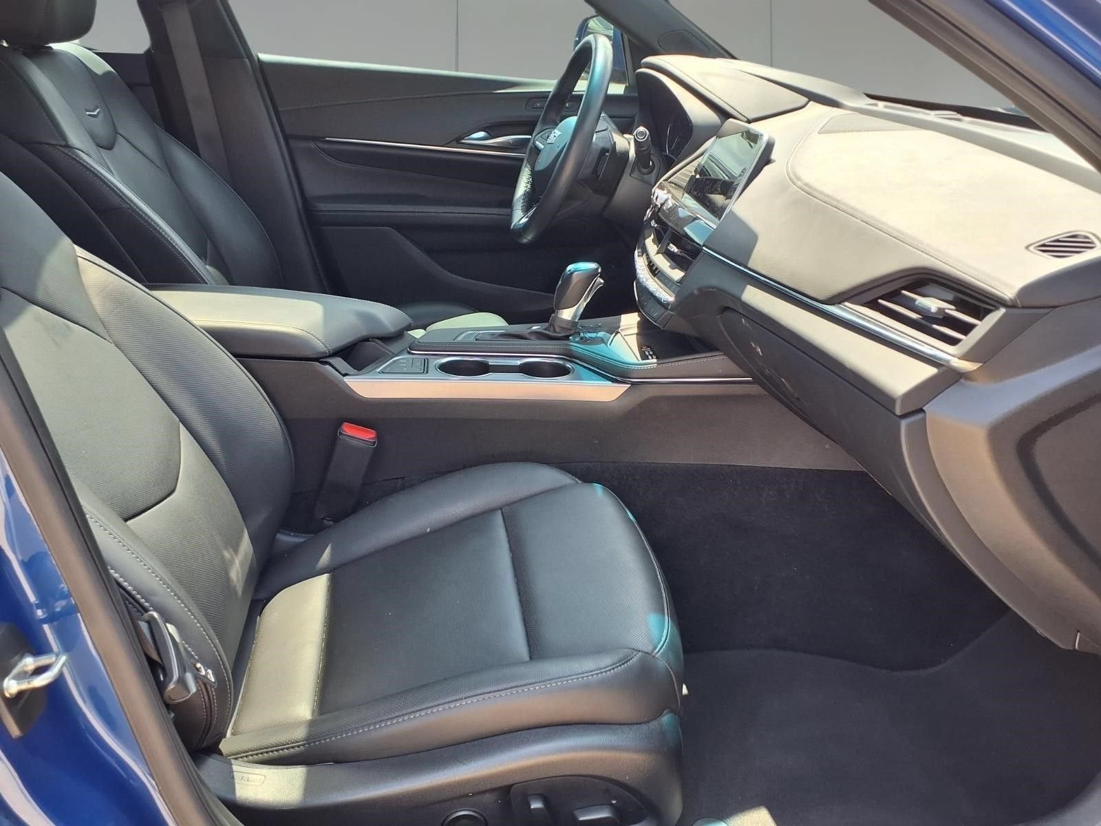 2023 Cadillac CT4 Premium Luxury