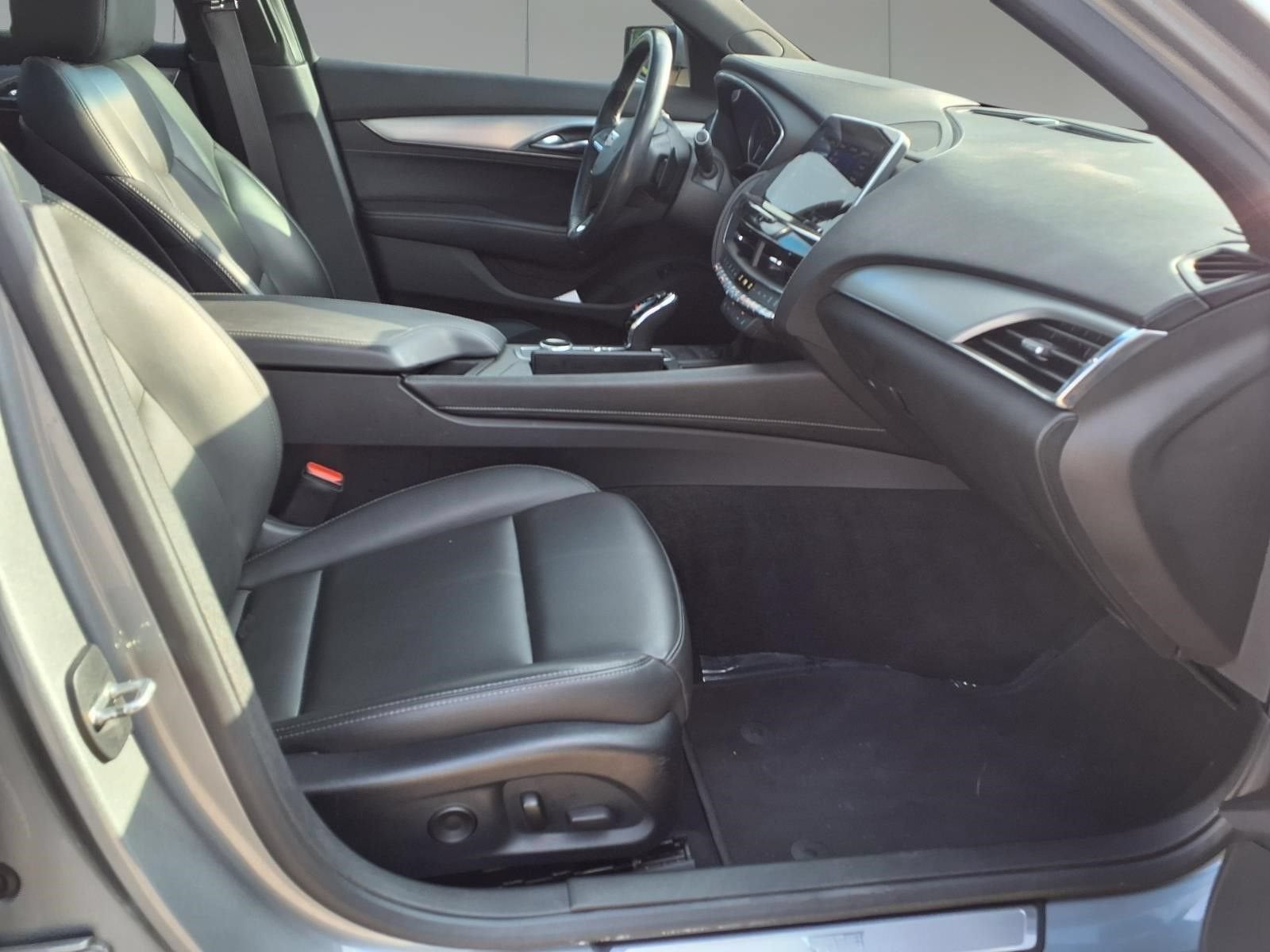 2023 Cadillac CT5 Luxury