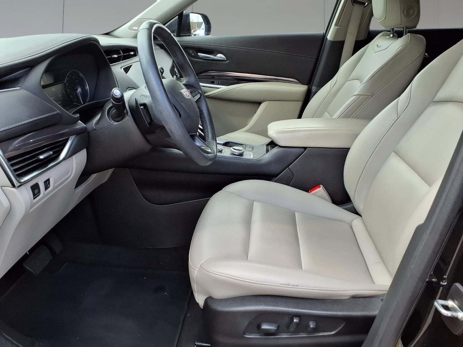 2022 Cadillac XT4 Luxury