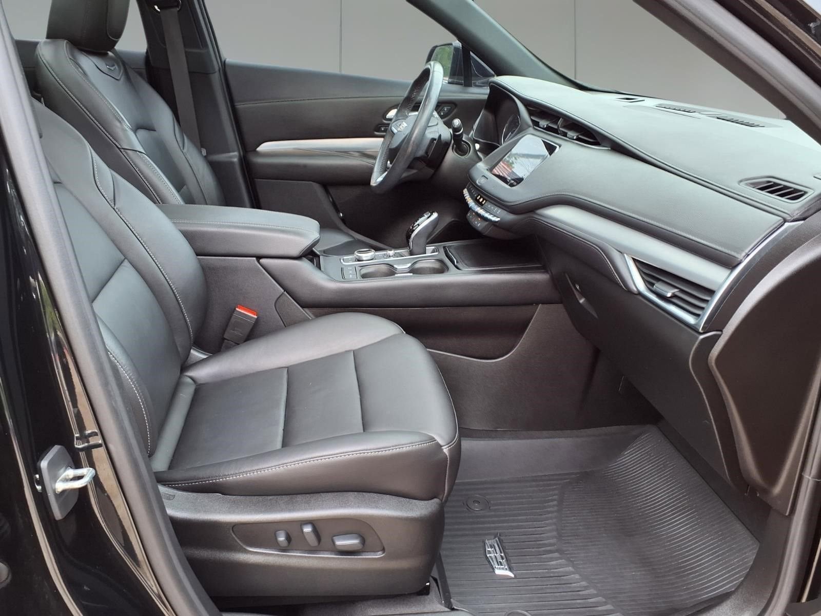 2021 Cadillac XT4 Premium Luxury