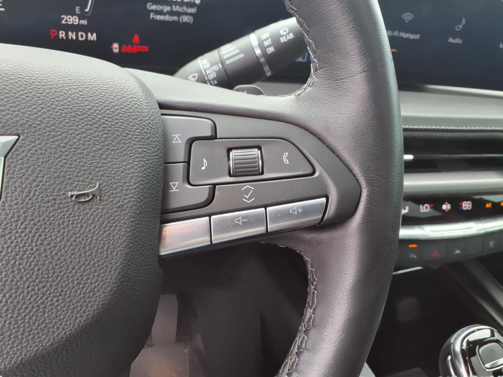 2024 Cadillac XT4 Premium Luxury