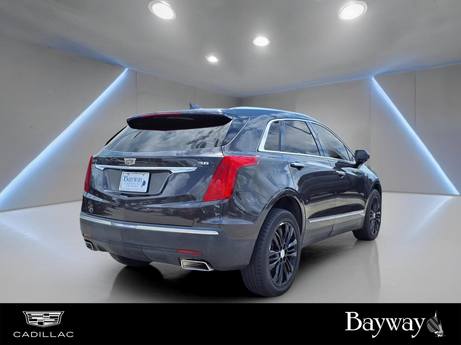 Used 2017 Cadillac XT5 Premium Luxury with VIN 1GYKNCRS0HZ193185 for sale in The Woodlands, TX