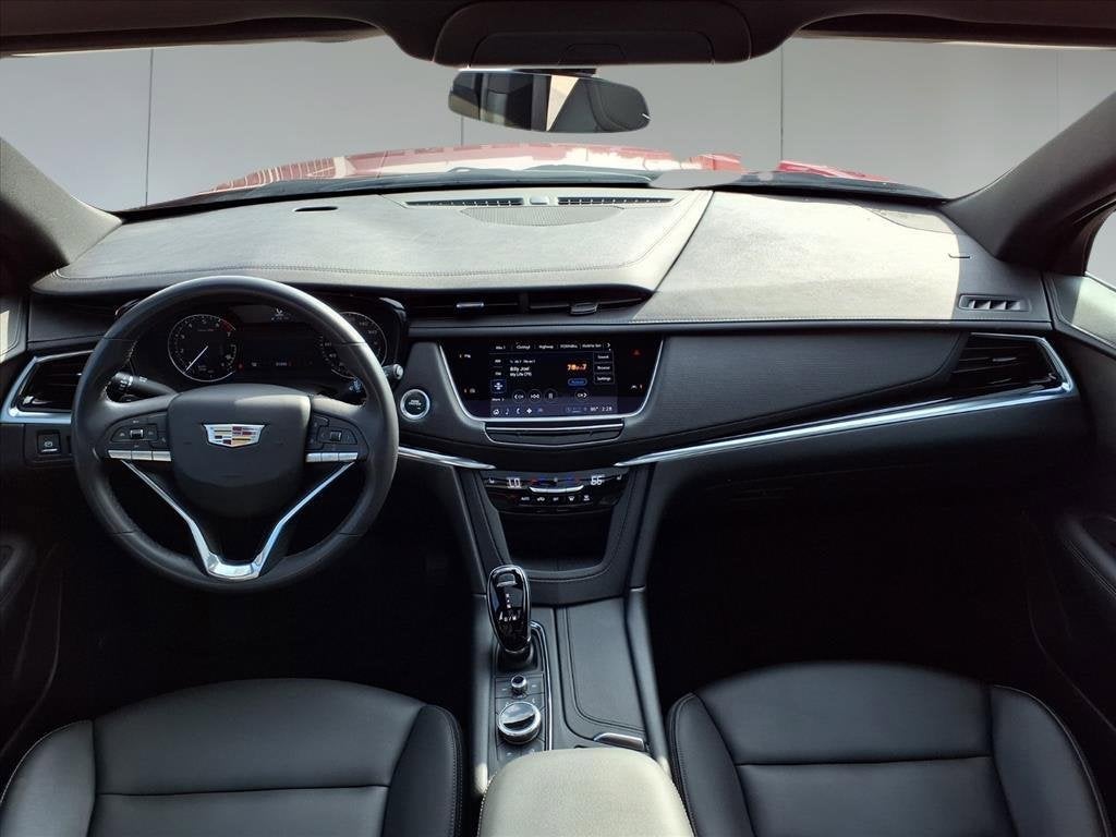 2024 Cadillac XT6 Luxury