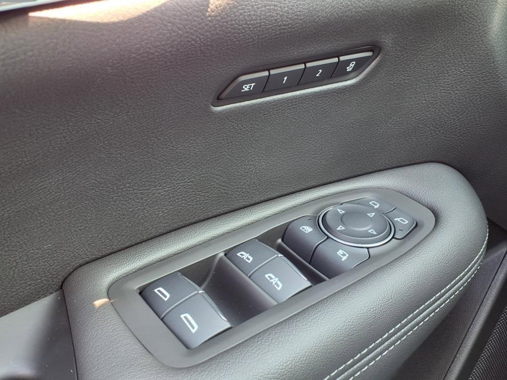 2025 Cadillac XT6 Luxury