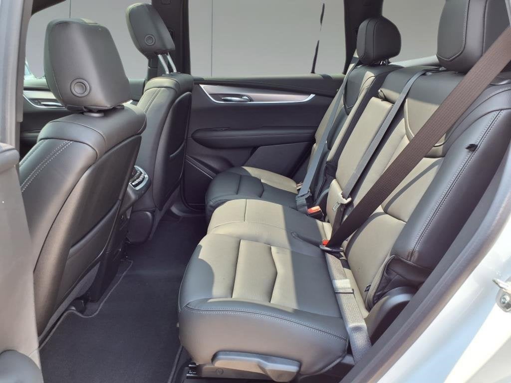 2025 Cadillac XT6 Luxury