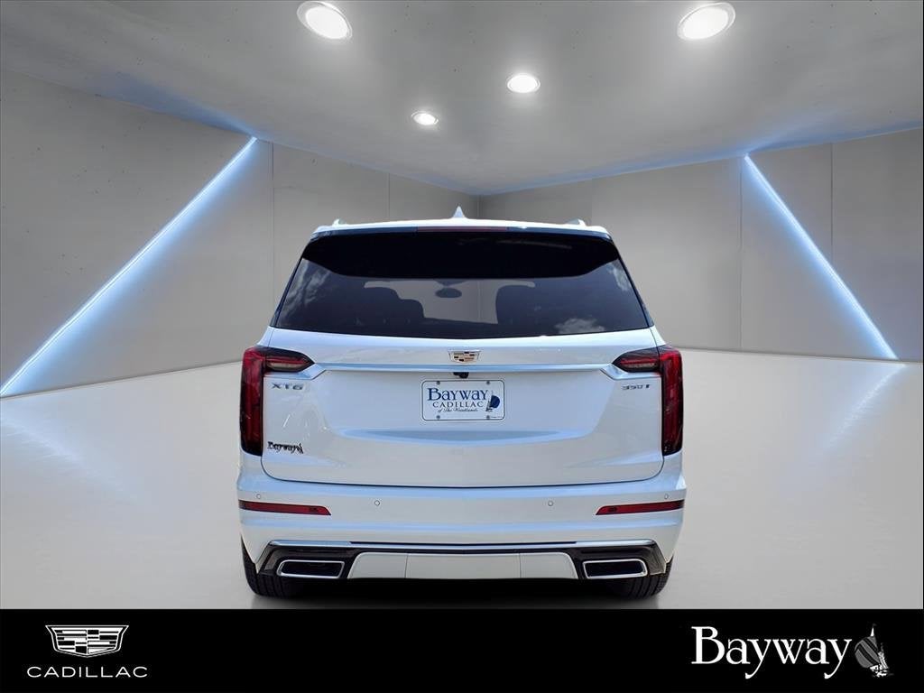 2025 Cadillac XT6 Luxury