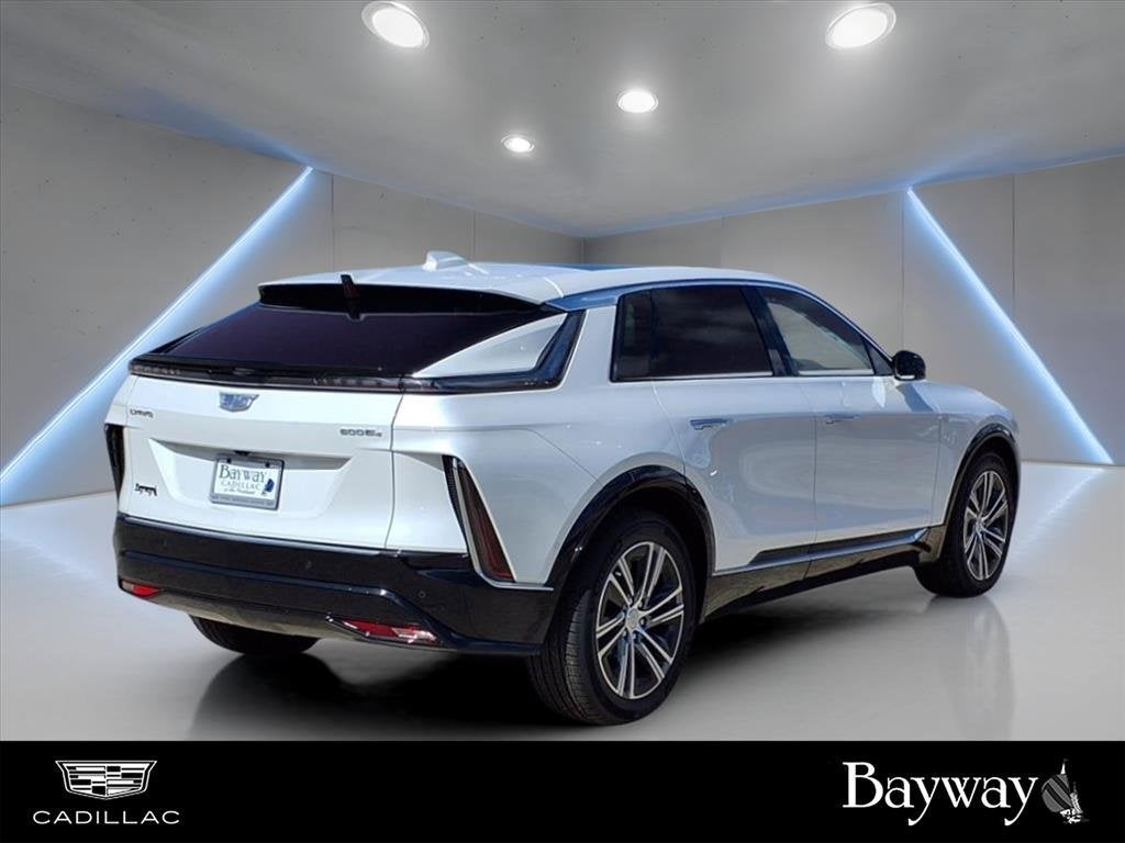 2025 Cadillac LYRIQ Luxury 1