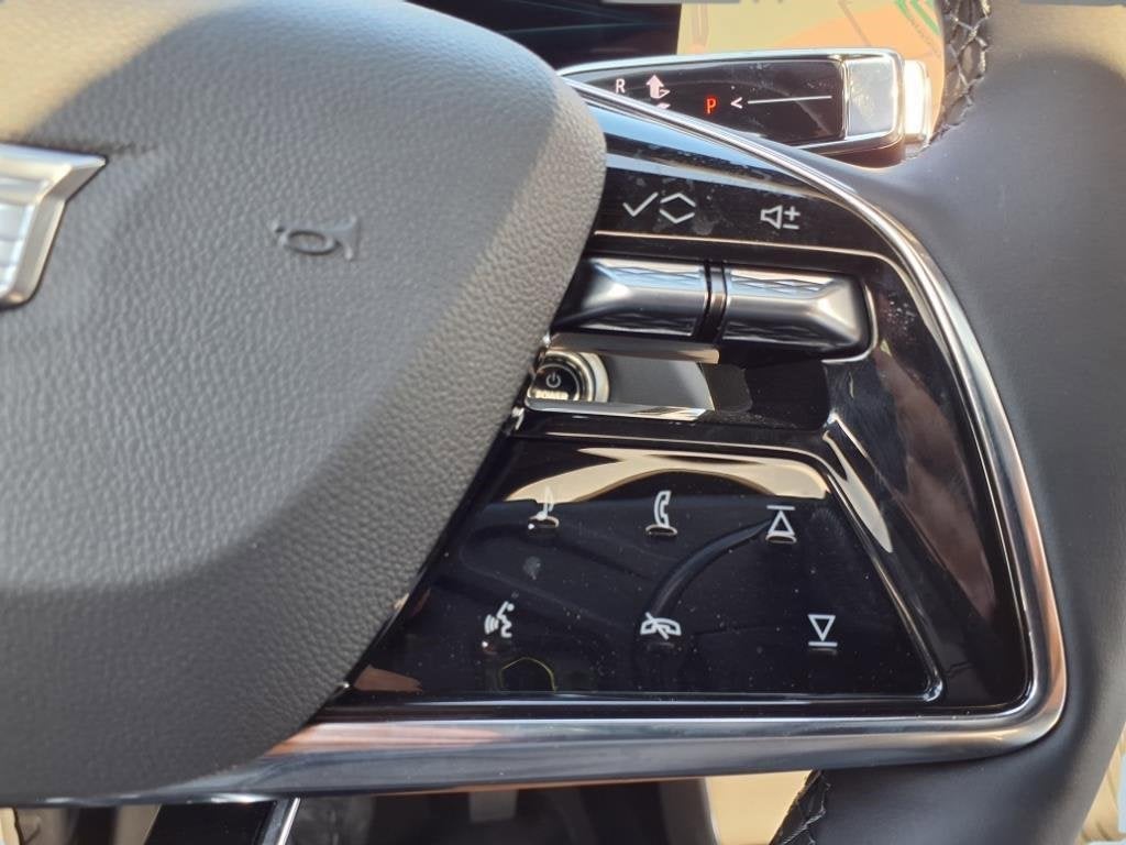 2025 Cadillac LYRIQ Luxury 1