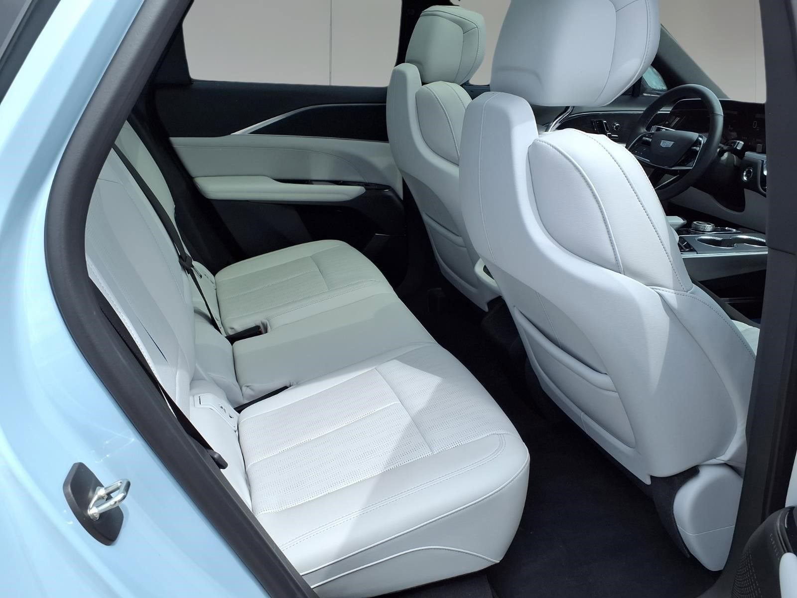 2024 Cadillac LYRIQ Luxury 1