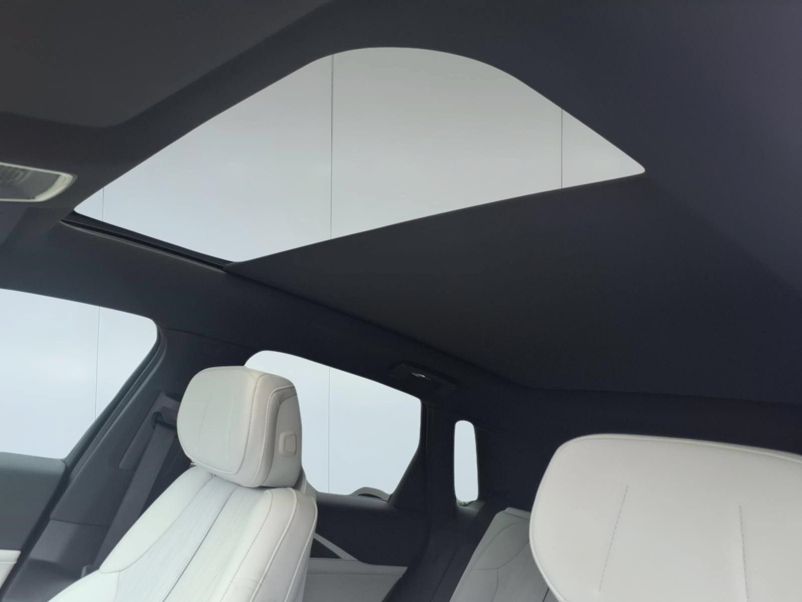 2024 Cadillac LYRIQ Sport 1