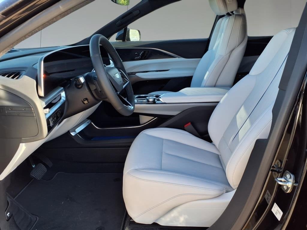 2025 Cadillac LYRIQ Sport 1