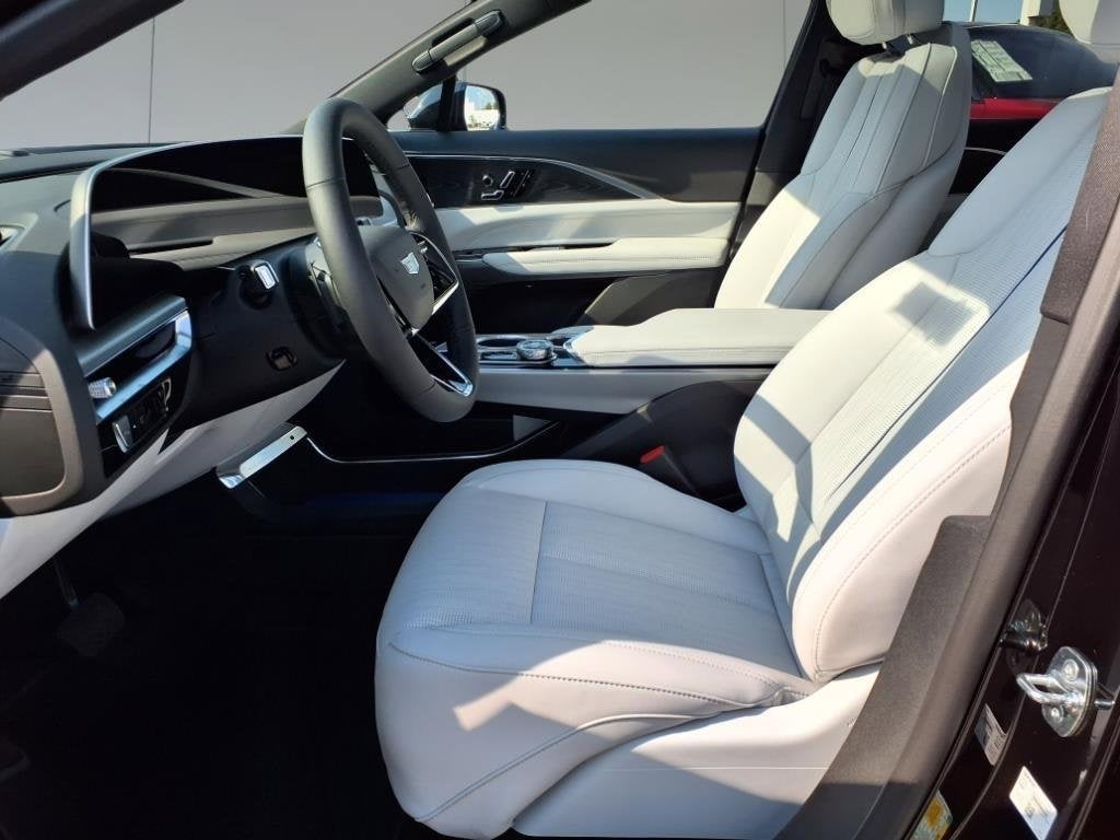 2025 Cadillac LYRIQ Sport 1