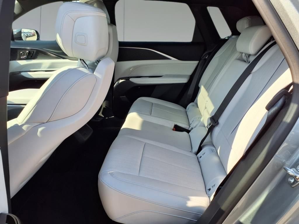 2025 Cadillac LYRIQ Sport 1