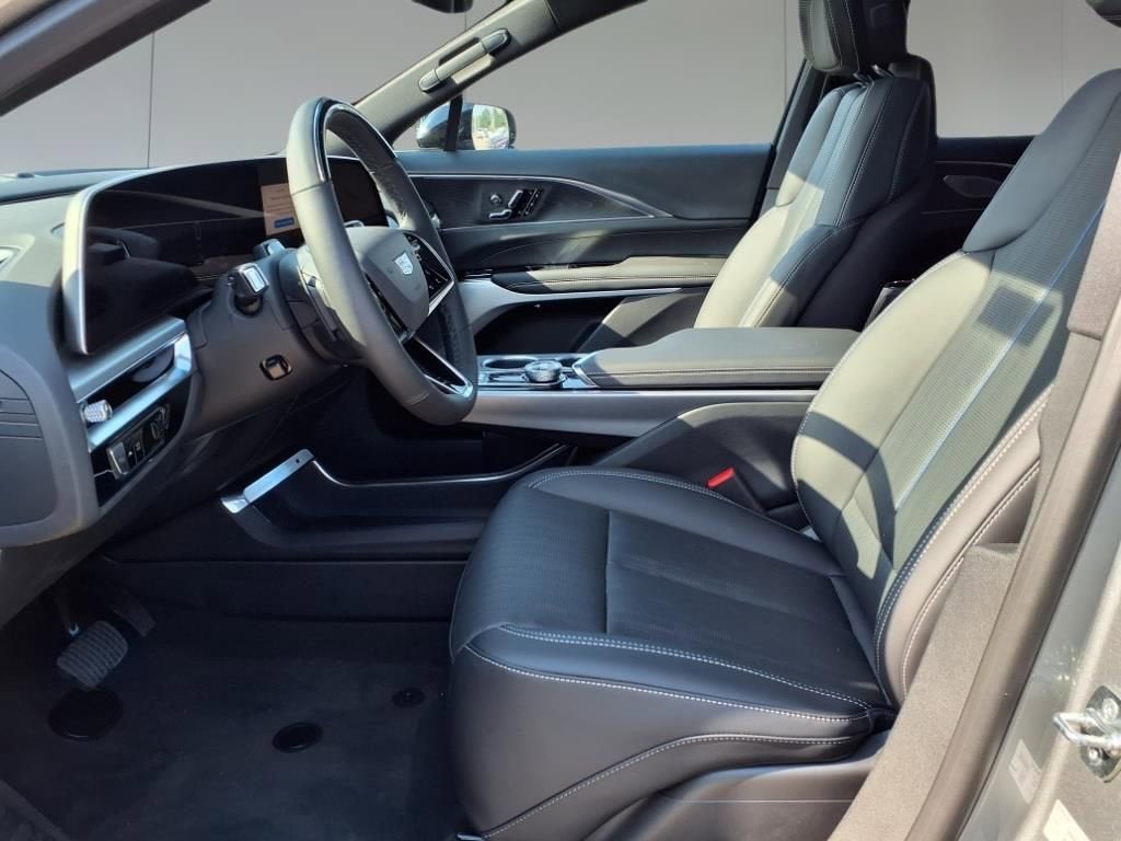 2025 Cadillac LYRIQ Sport 2