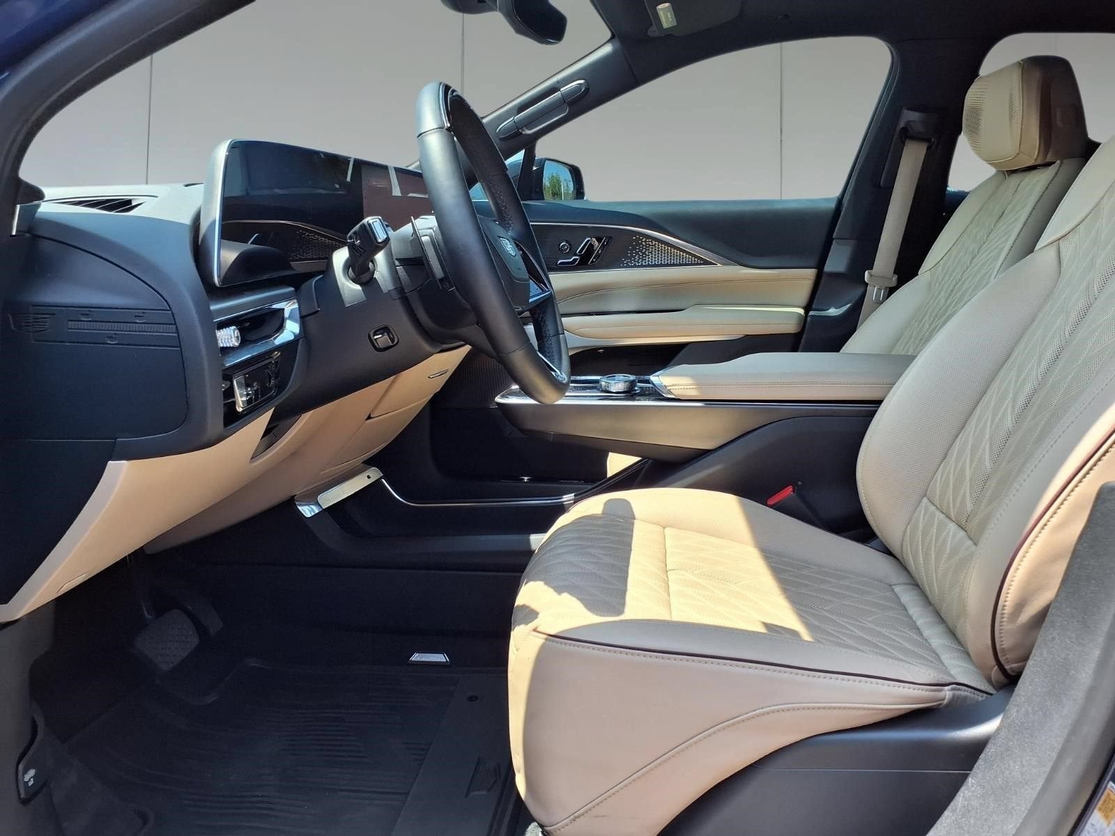2024 Cadillac LYRIQ Sport 3