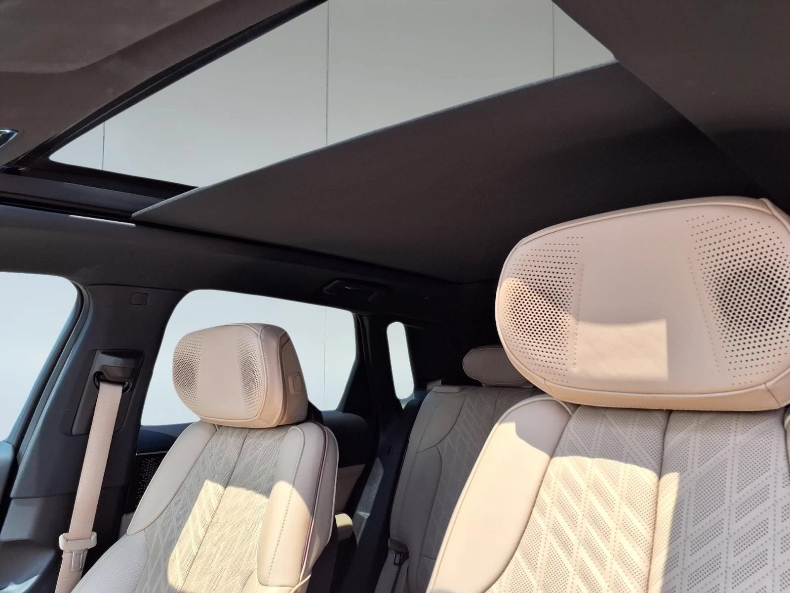 2024 Cadillac LYRIQ Sport 3