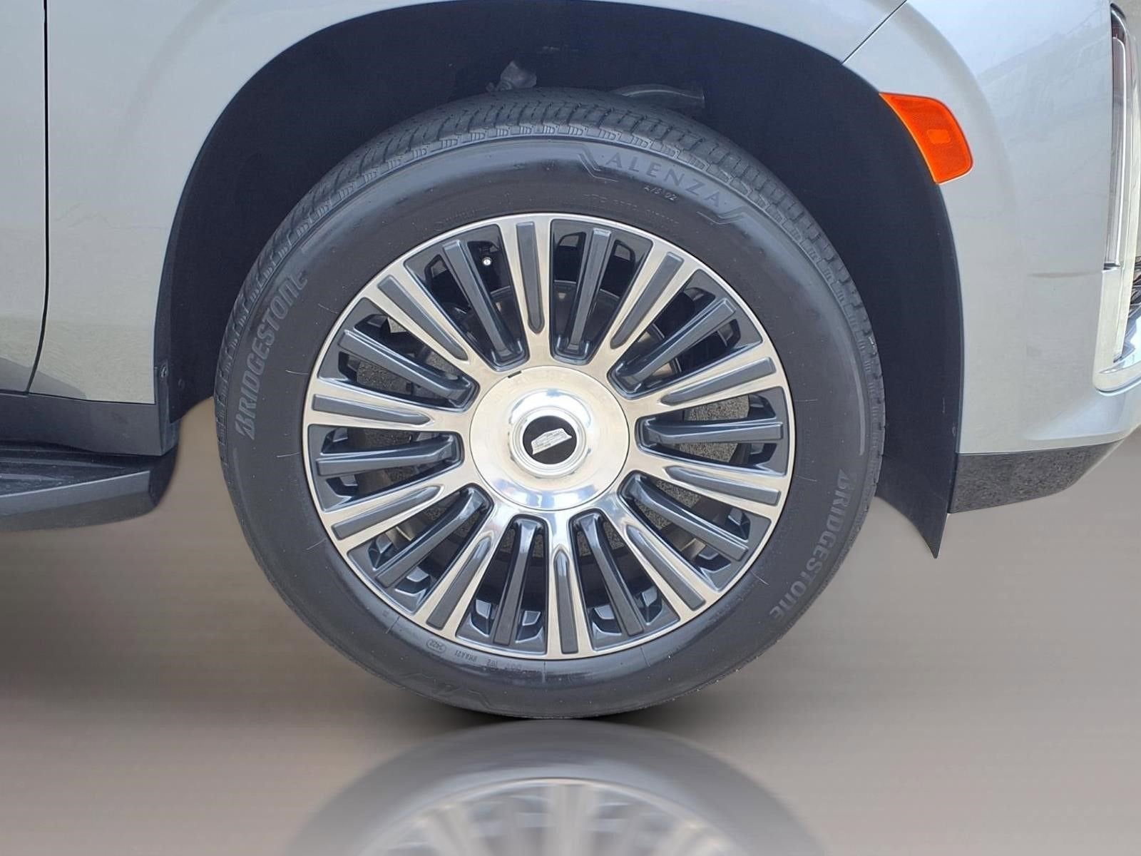 2023 Cadillac Escalade Luxury