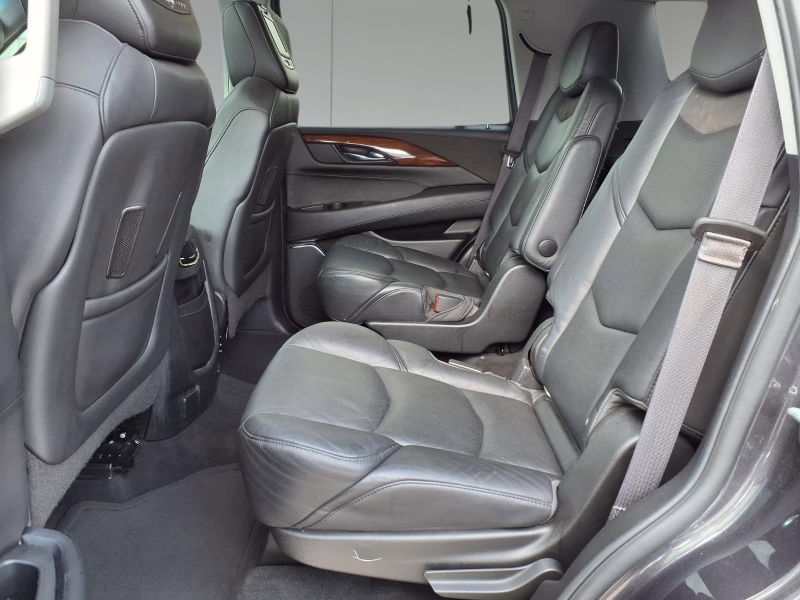 2016 Cadillac Escalade Luxury Collection