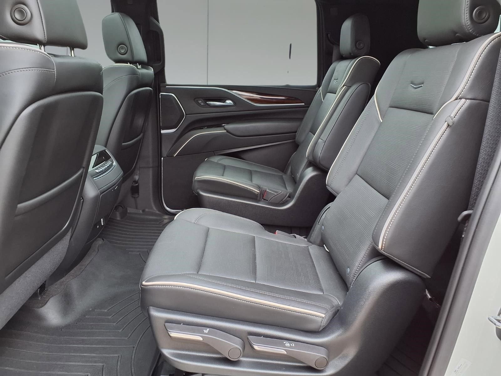 2022 Cadillac Escalade ESV Premium Luxury