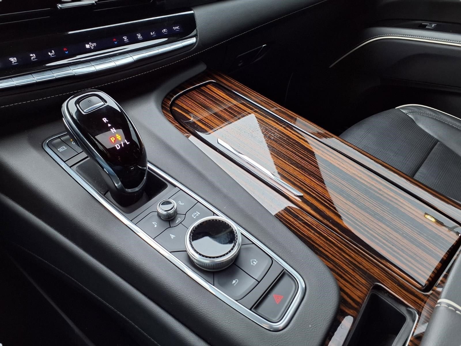 2022 Cadillac Escalade ESV Premium Luxury