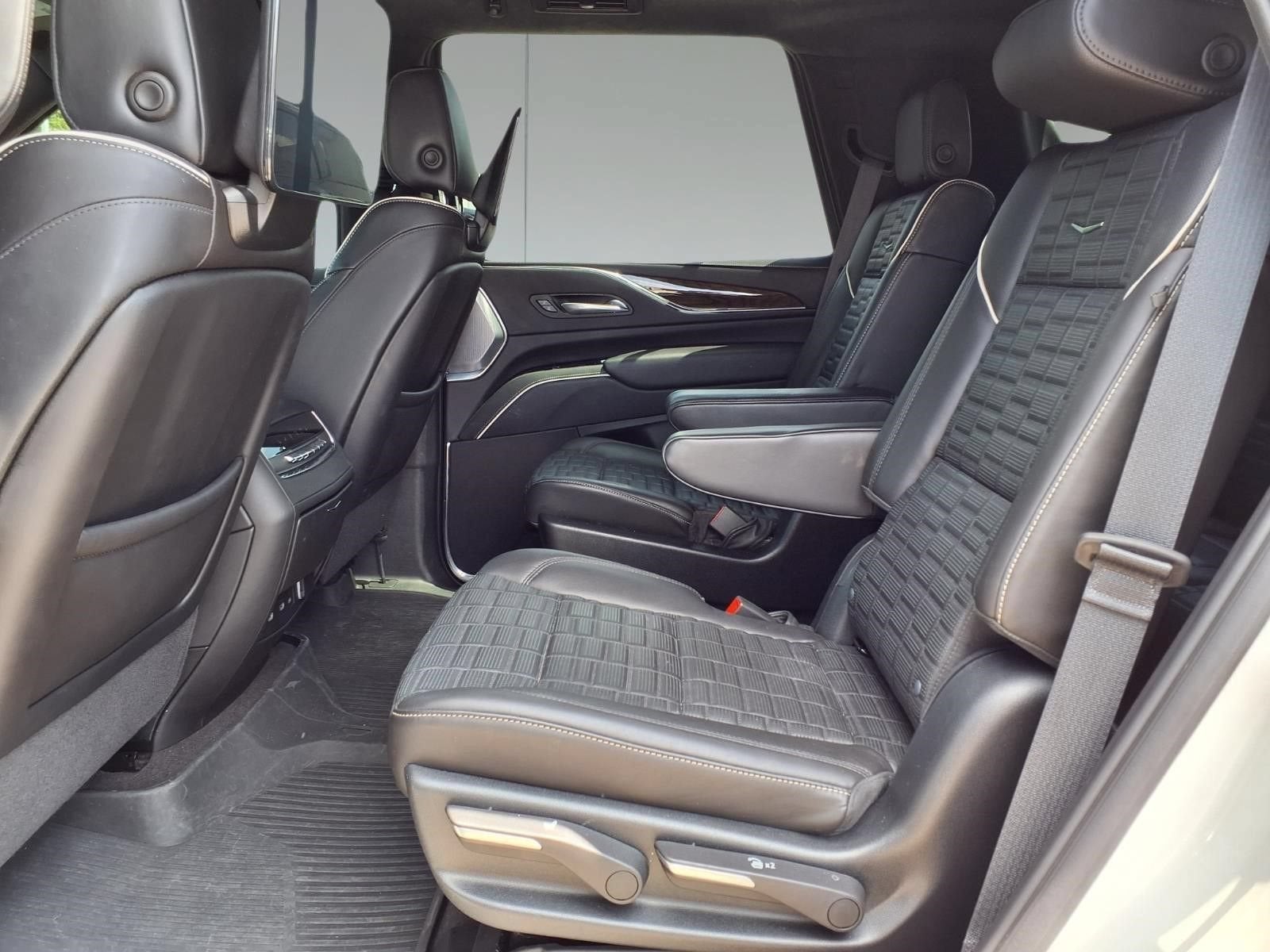 2023 Cadillac Escalade 4WD Sport Platinum