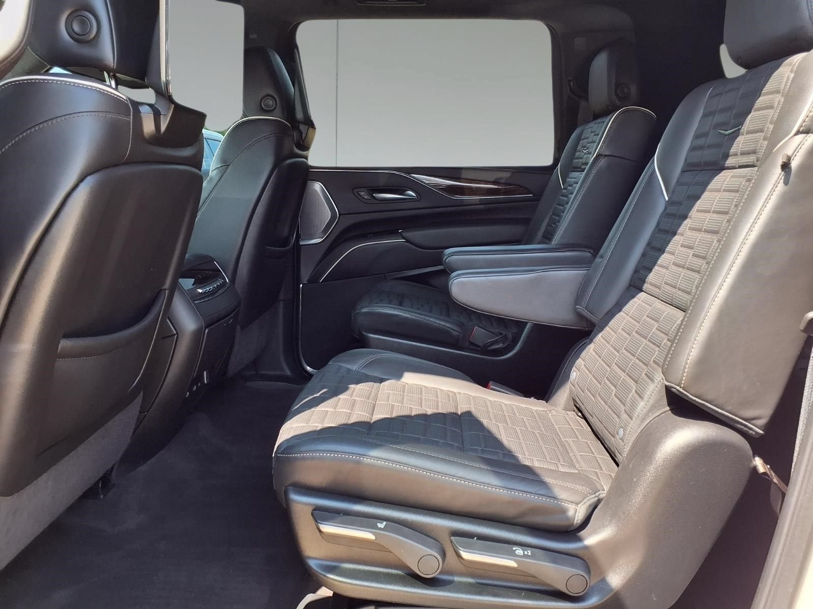 2024 Cadillac Escalade ESV Sport Platinum