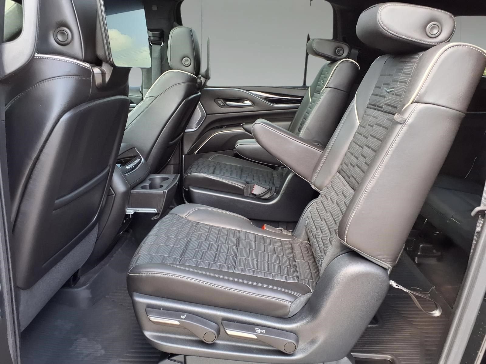2023 Cadillac Escalade ESV AWD V-Series