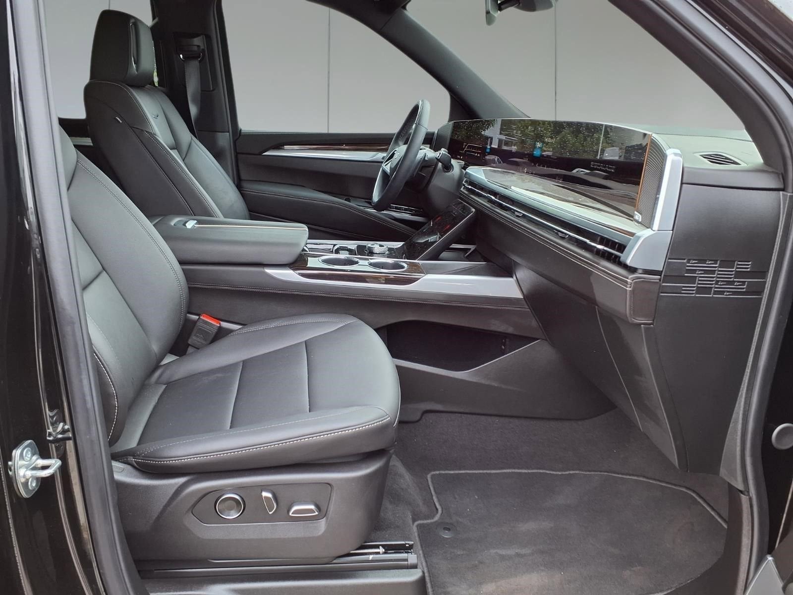 2025 Cadillac Escalade Luxury