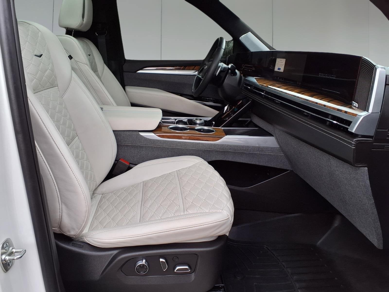 2025 Cadillac Escalade ESV Premium Luxury Platinum