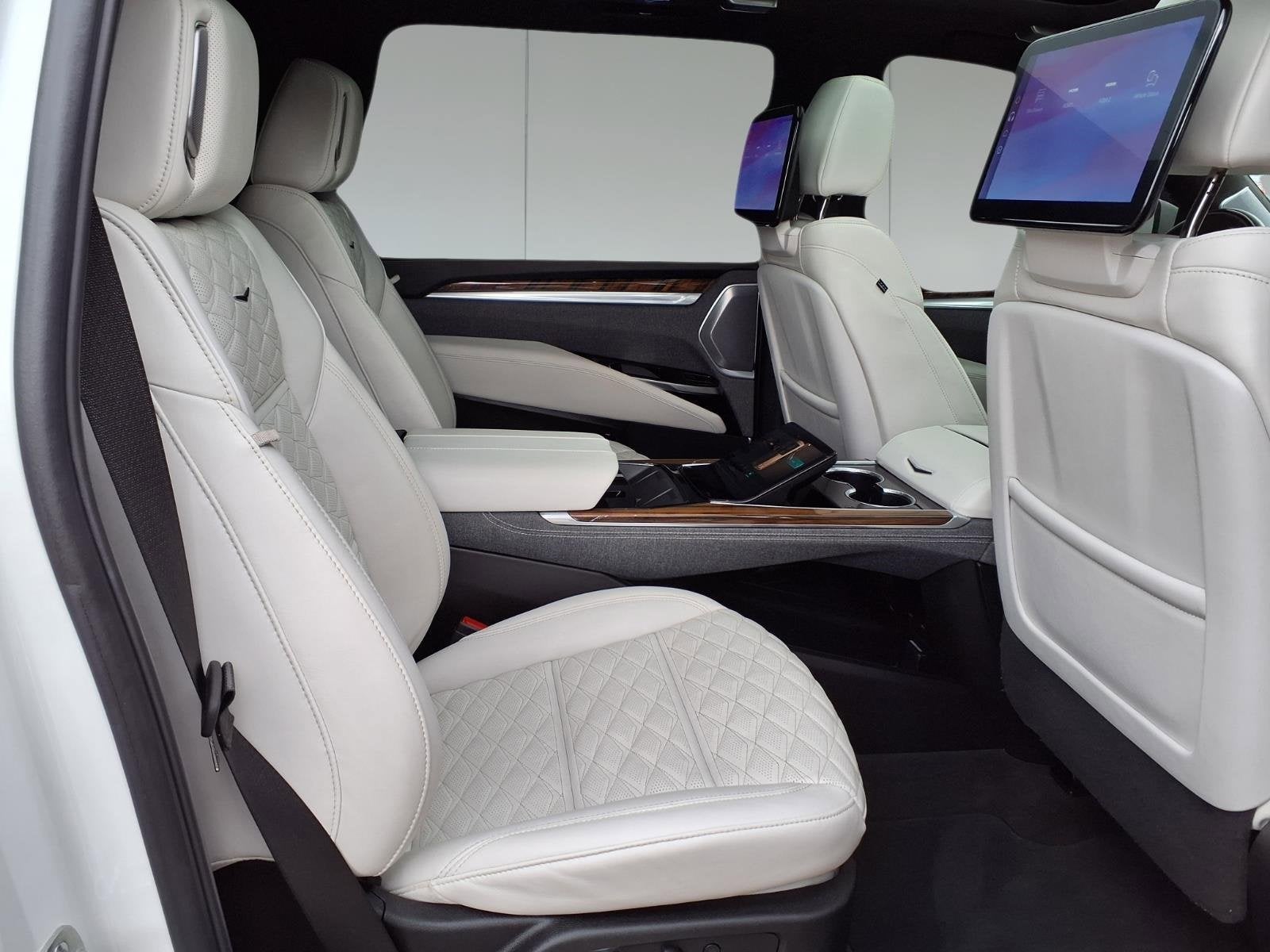 2025 Cadillac Escalade ESV Premium Luxury Platinum