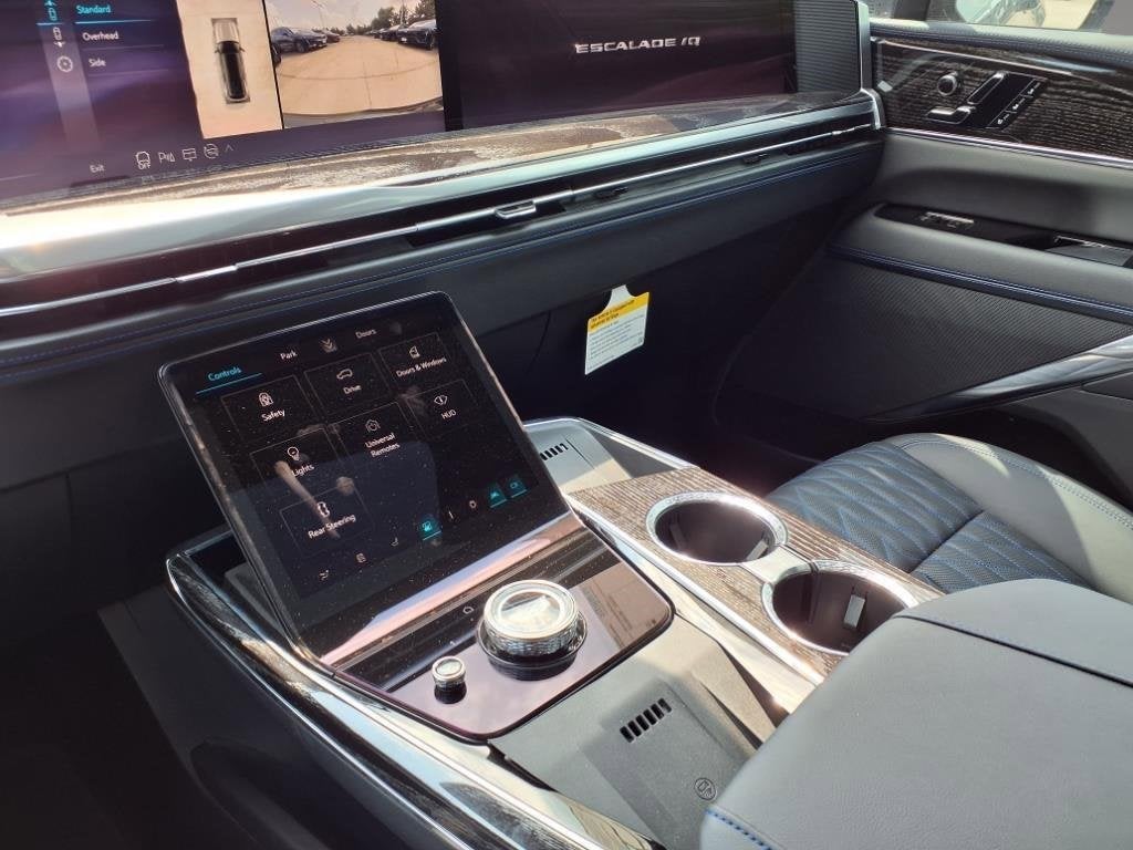 2025 Cadillac ESCALADE IQ Sport 1