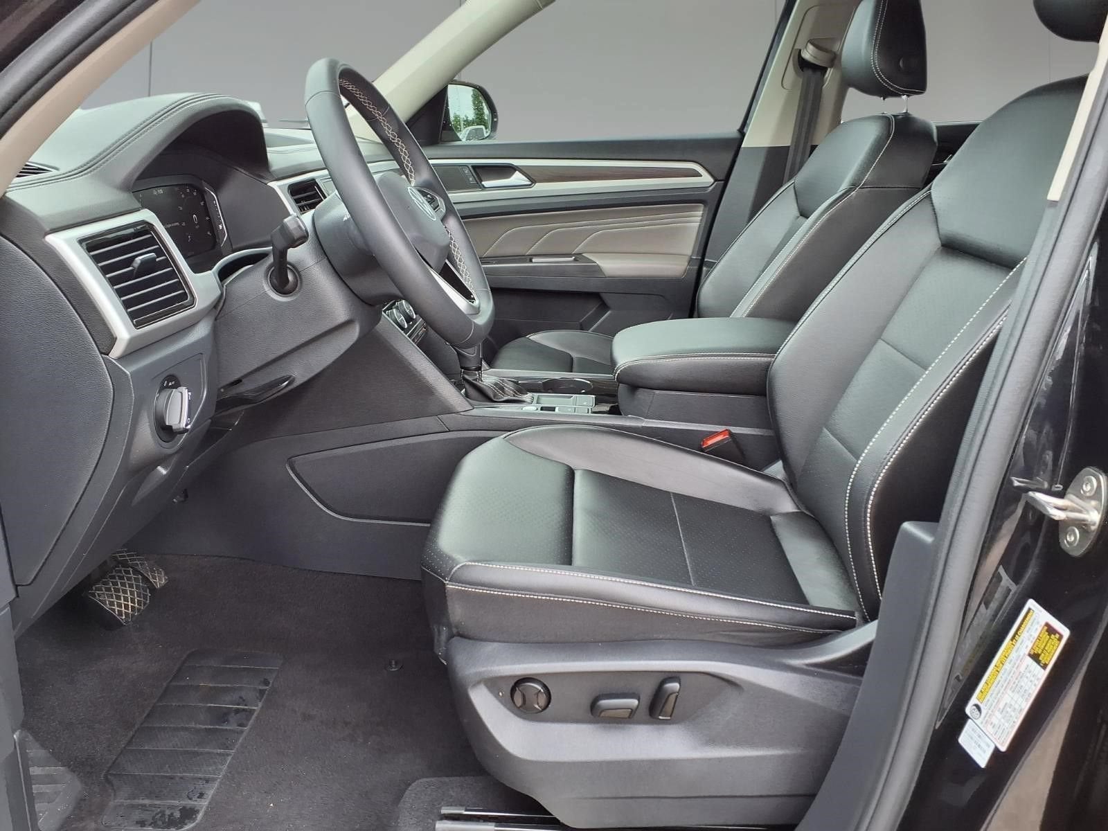 2022 Volkswagen Atlas 2.0T SE w/Technology