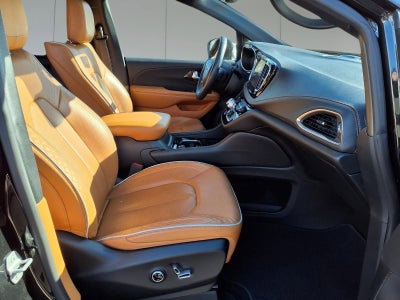 2022 Chrysler Pacifica Hybrid Pinnacle