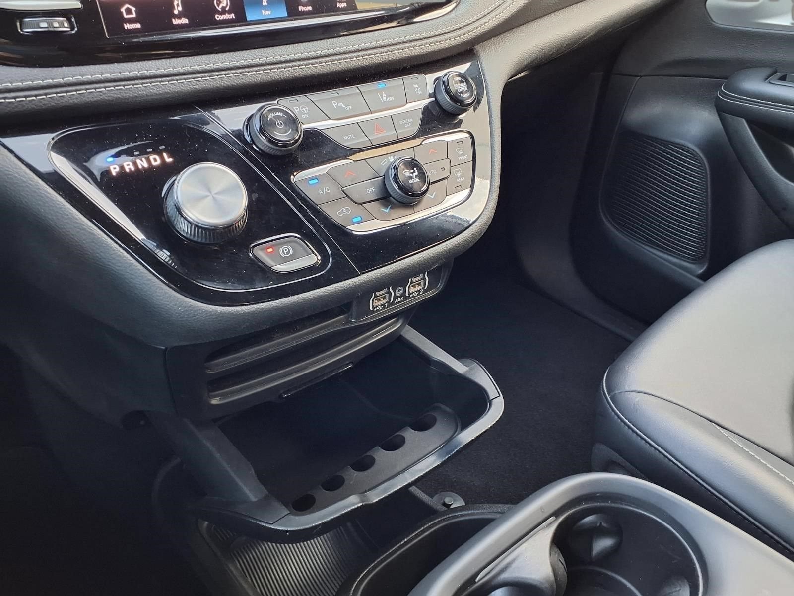 2024 Chrysler Pacifica Hybrid S Appearance Pkg
