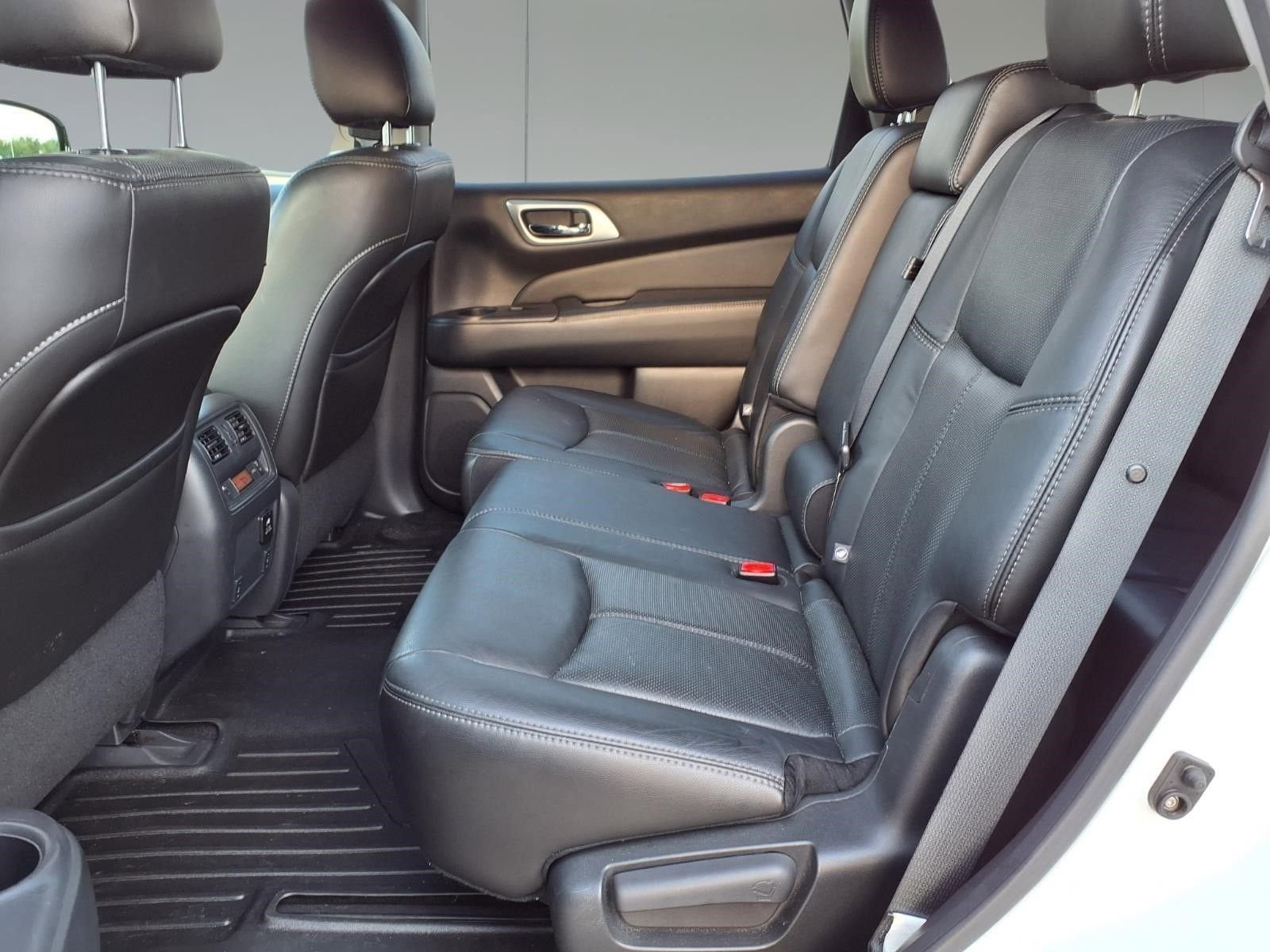 2014 Nissan Pathfinder Platinum