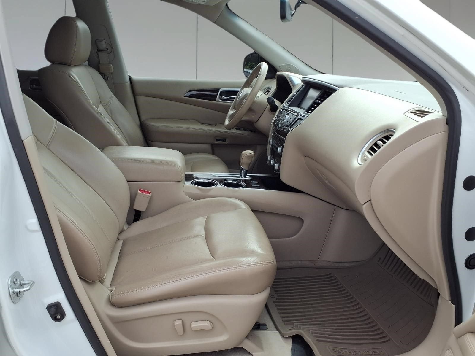 2014 Nissan Pathfinder SL