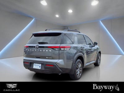 2022 Nissan Pathfinder SV
