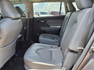2022 Toyota Highlander XLE