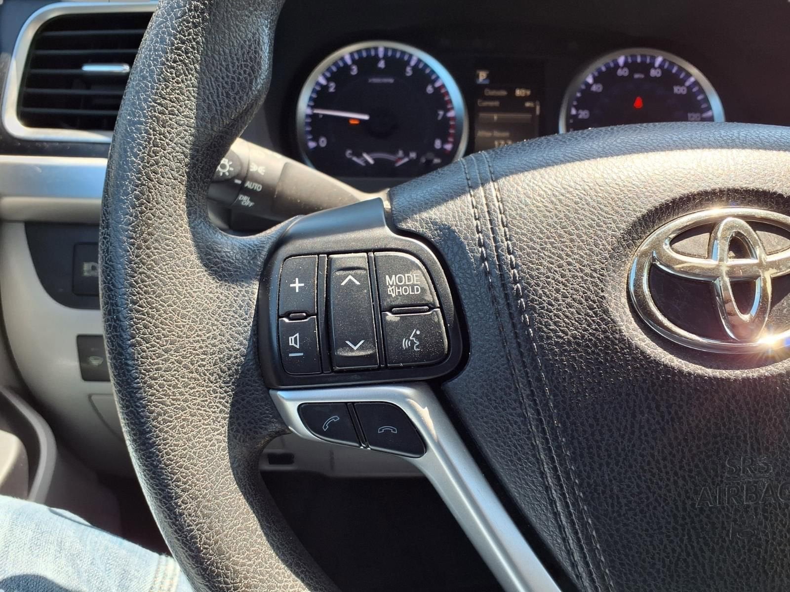 2017 Toyota Highlander LE