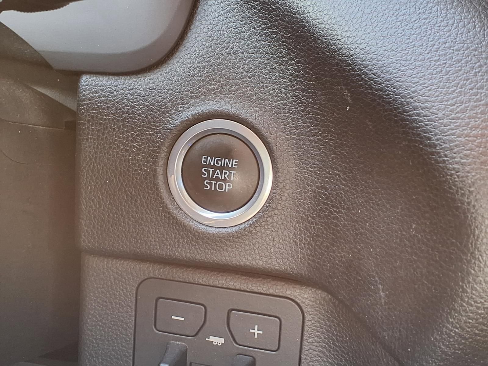 2022 Toyota Tundra 4WD SR5