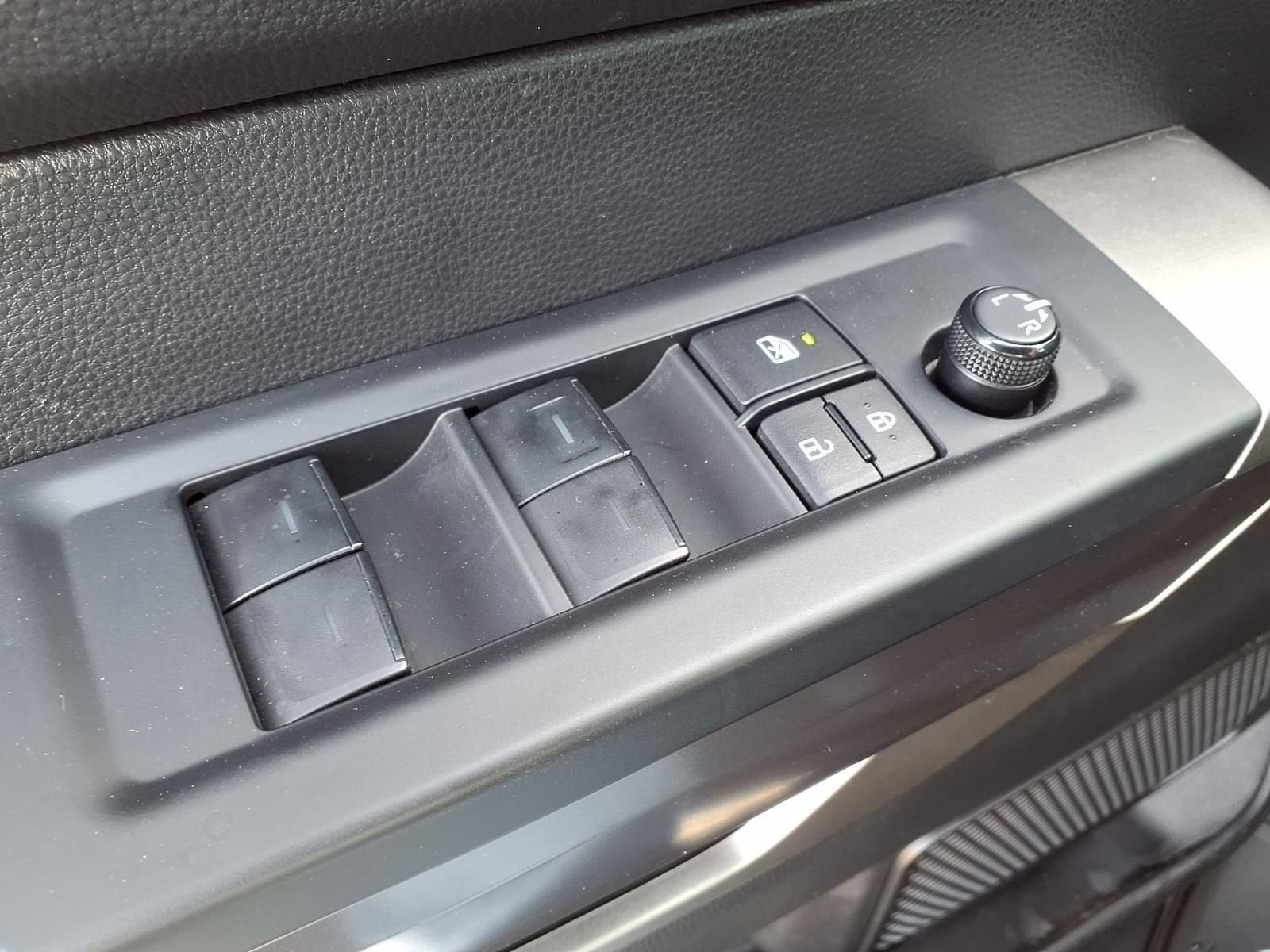 2022 Toyota Tundra 4WD SR5