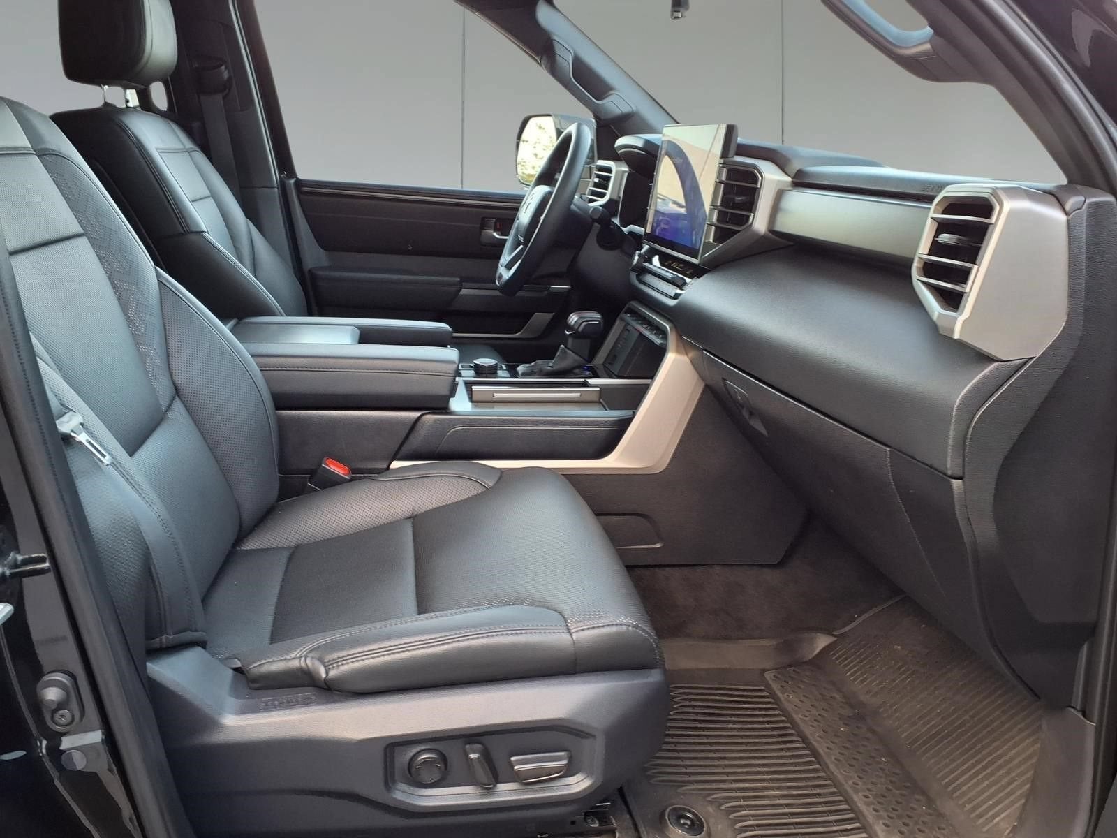 2025 Toyota Sequoia SR5