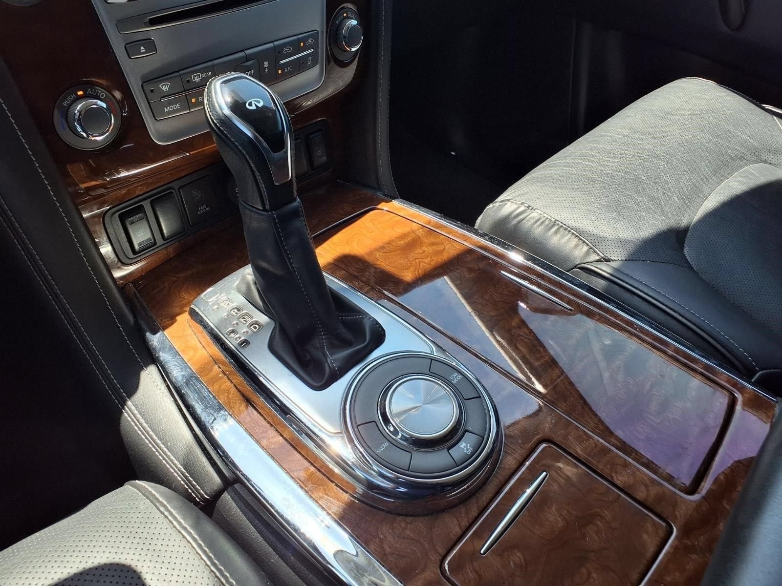 2019 INFINITI QX80 LUXE