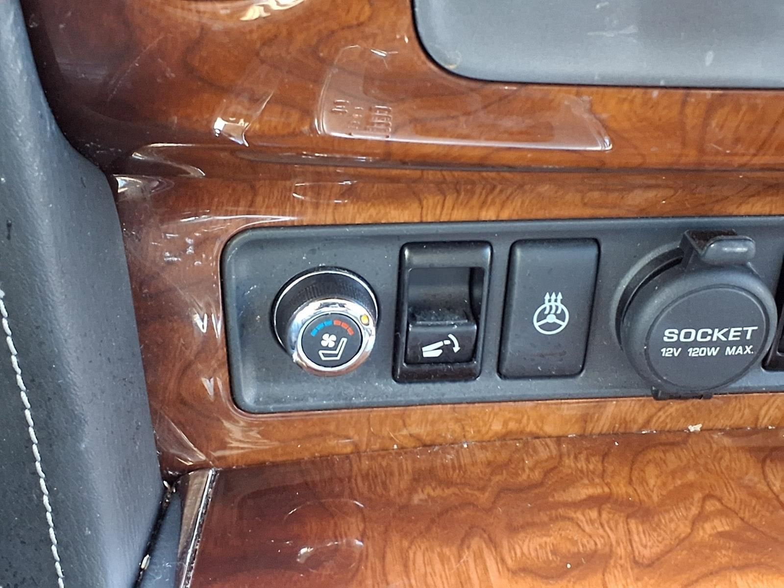 2017 INFINITI QX80 NA