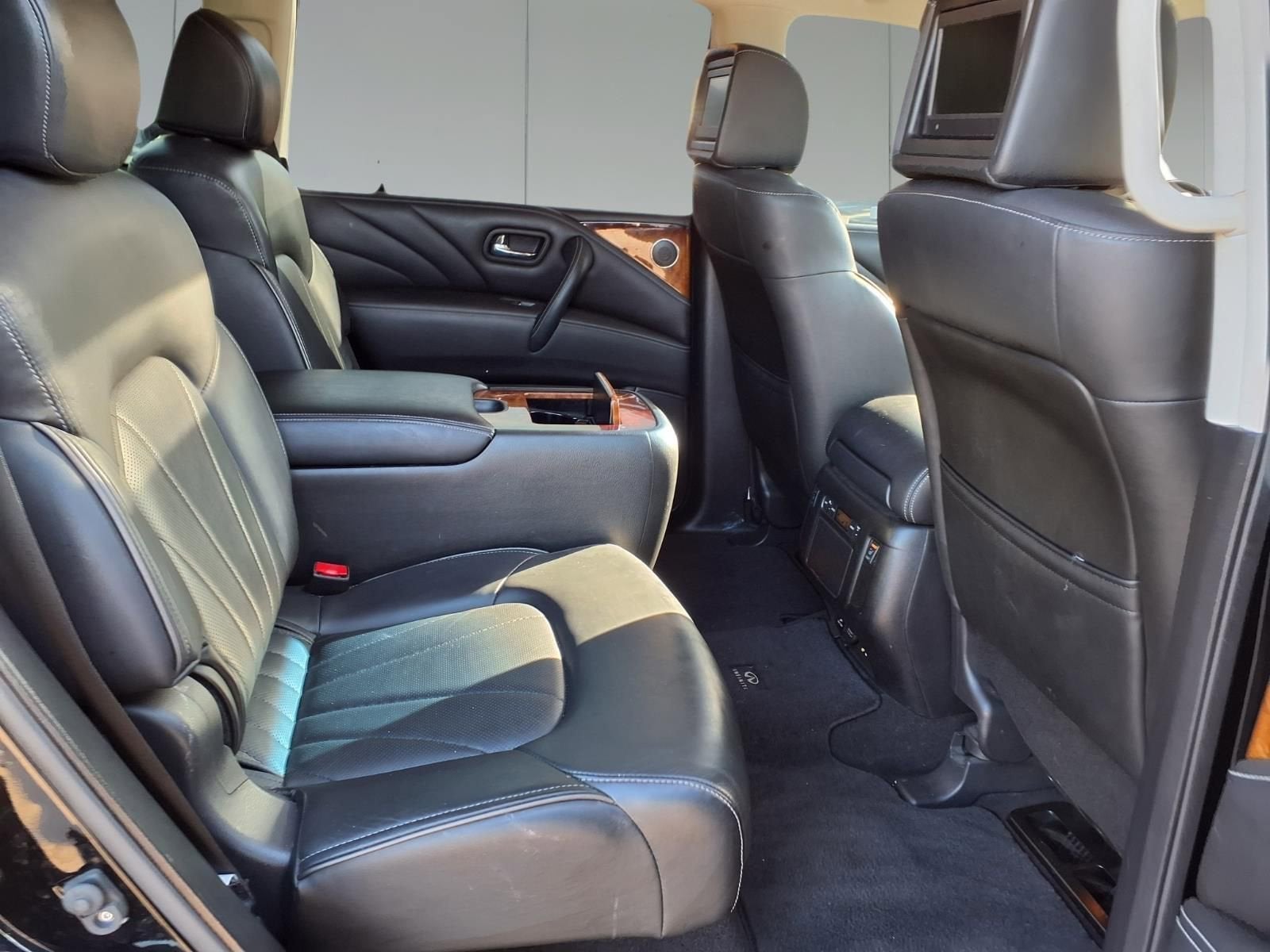 2017 INFINITI QX80 NA