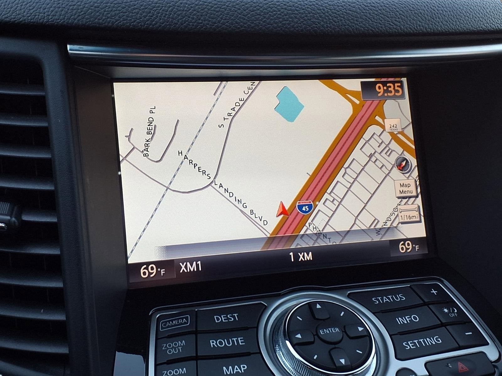 2017 INFINITI QX70 NA