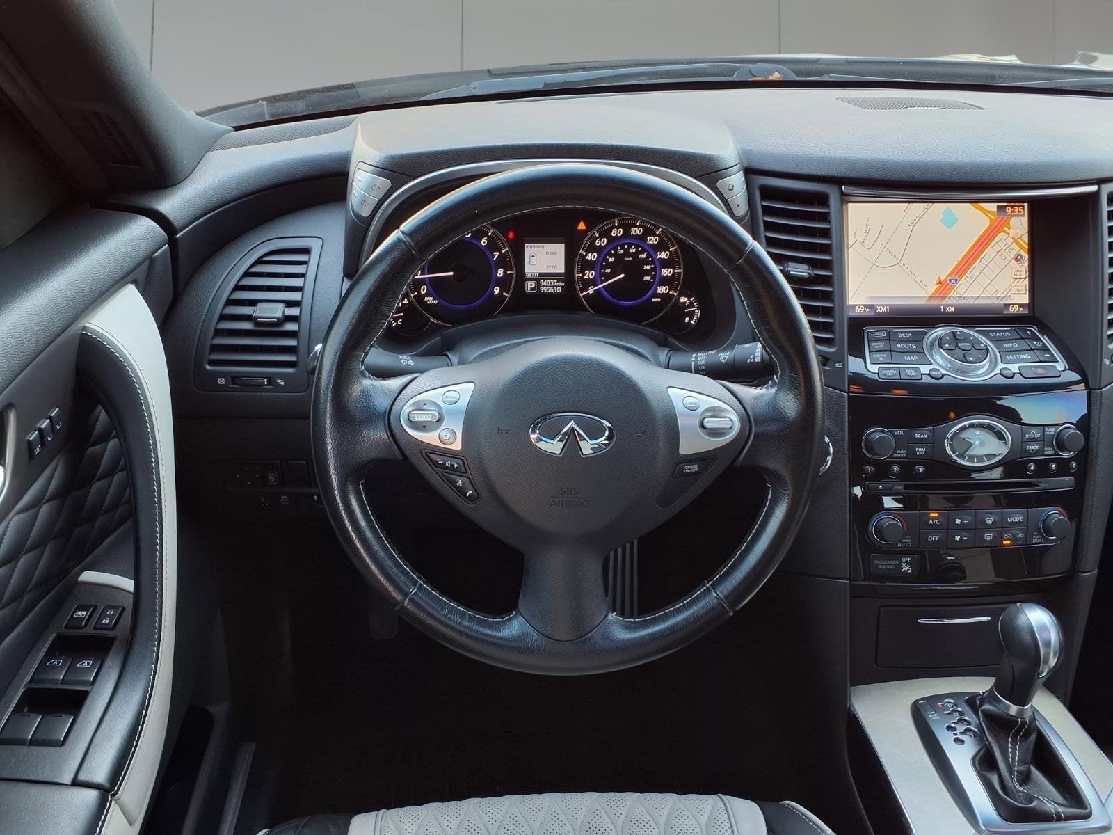 2017 INFINITI QX70 NA