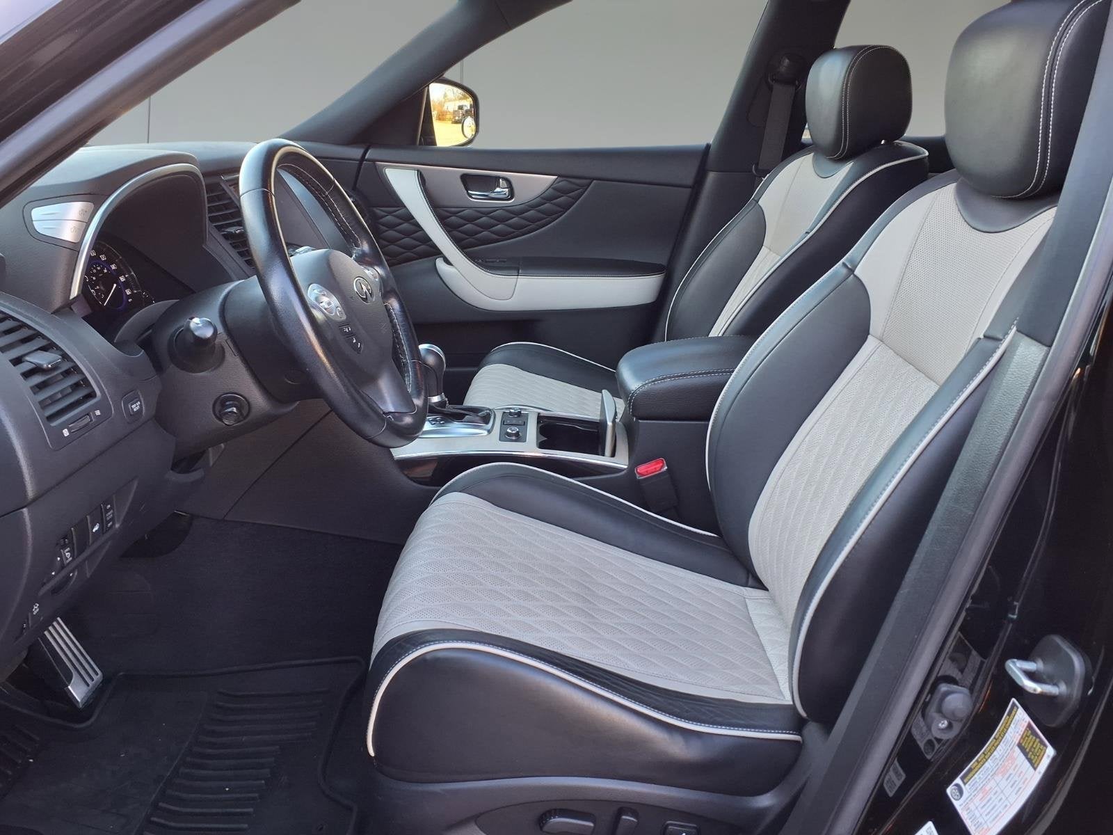 2017 INFINITI QX70 NA